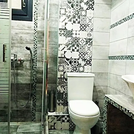 Iros Apartment *